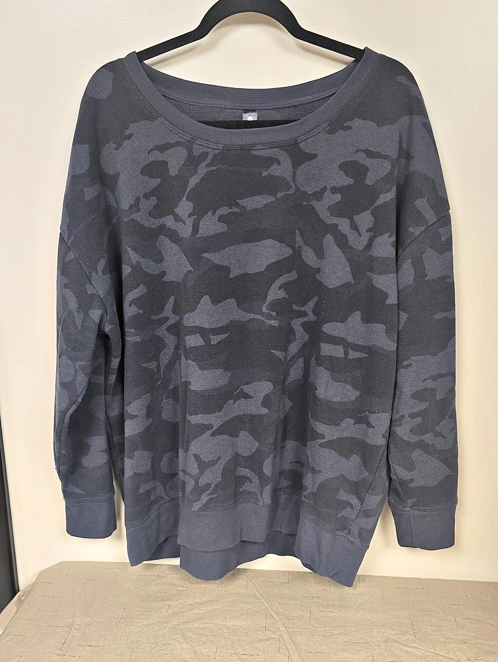 90 Degree by Reflex Camo Long Sleeve Top in Gray & Black Size 3X Like New
